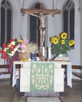 Altar in der Martnskirche in Kirchentellinsfurt