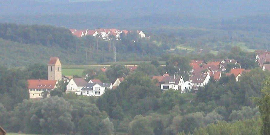 Oferdinger Clemenskirche und Pfarrhaus